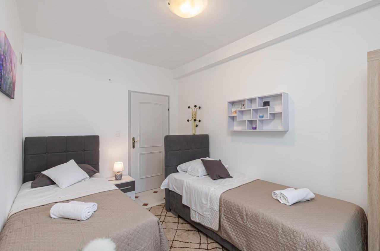 Cukerina Apartment With Whirpool & Sauna ポレッチ エクステリア 写真