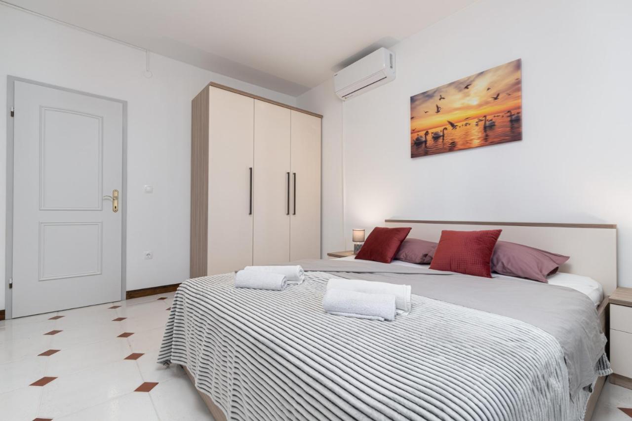 Cukerina Apartment With Whirpool & Sauna ポレッチ エクステリア 写真