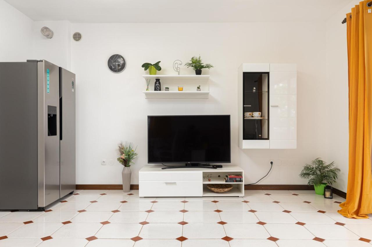 Cukerina Apartment With Whirpool & Sauna ポレッチ エクステリア 写真